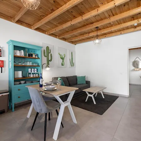 Alma 1 By Escape Apartman