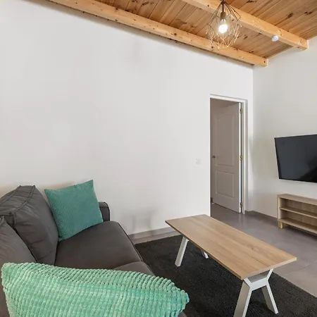 Alma 1 By Escape Apartman *